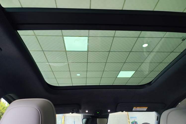 Used Nio ES8 2023 75 kWh Headliner