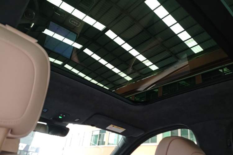 Used Nio ES8 2023 75 kWh Headliner
