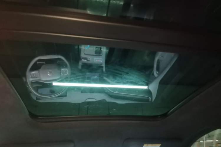 Used Nio ES8 2023 75 kWh Headliner