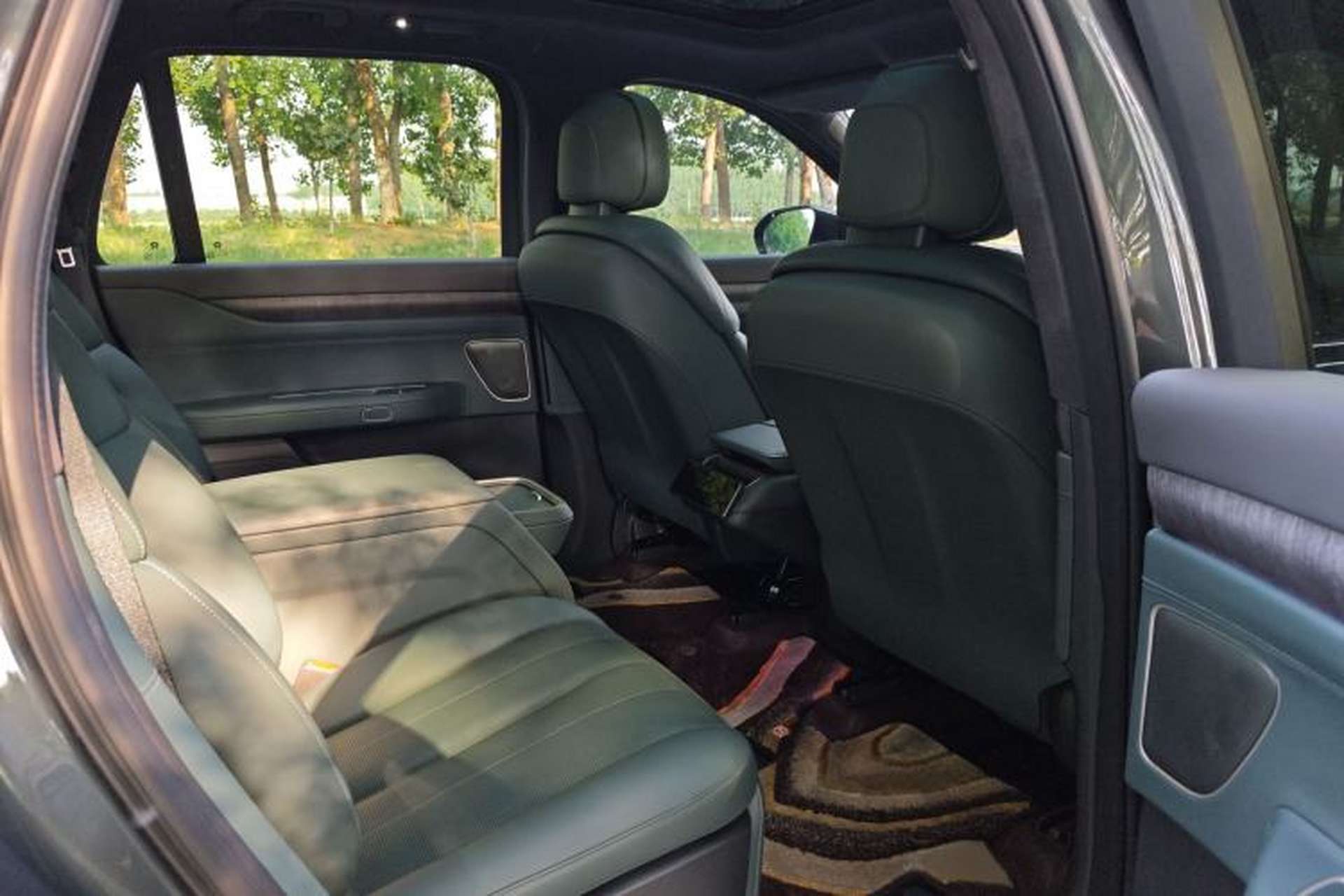 Used Nio ES8 2023 100kWh Signature Edition Interior 2