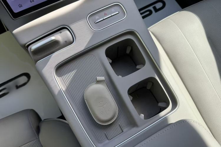 Used Nio ES8 2023 100kWh Signature Edition Interior 4