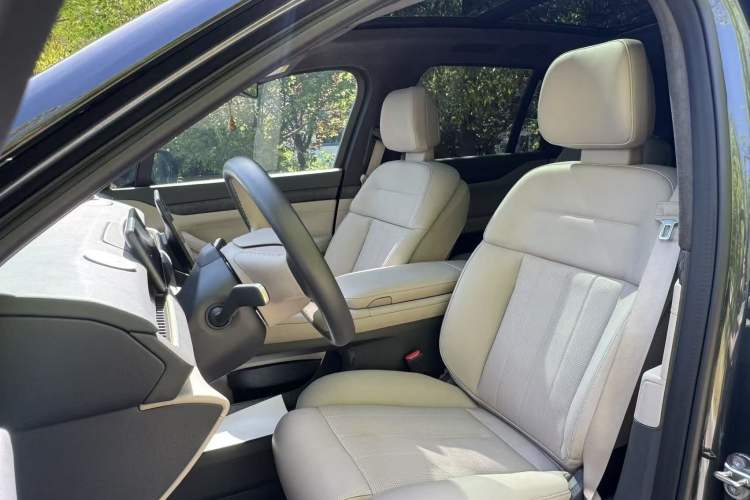 Used Nio ES8 2023 100kWh Signature Edition Interior 5