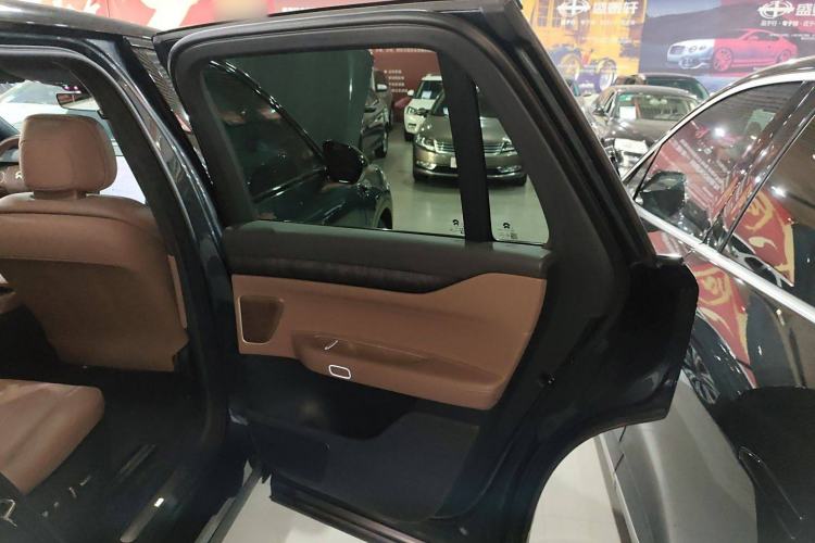 Used Nio ES8 2023 75 kWh Executive Edition Interior 6