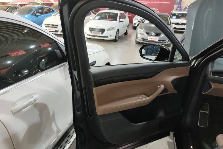 Used Nio ES8 2023 75 kWh Executive Edition Interior 7