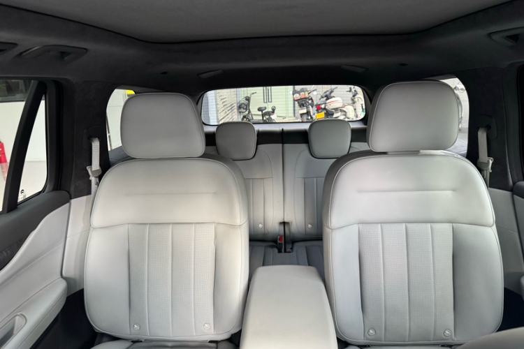 Used Nio ES8 2023 75 kWh Executive Edition Interior 8