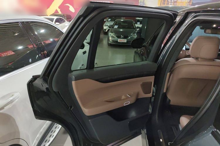 Used Nio ES8 2023 75 kWh Executive Edition Interior 8