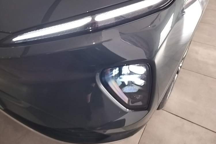 Used Nio ES8 2023 75 kWh Left Front Headlight