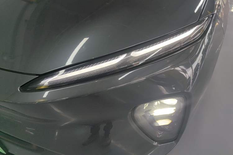 Used Nio ES8 2023 75 kWh Executive Edition Left Front Headlight