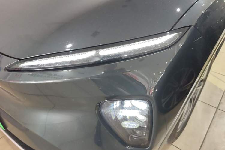 Used Nio ES8 2023 75 kWh Left Front Headlight