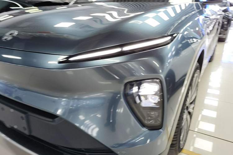 Used Nio ES8 2023 75 kWh Left Front Headlight