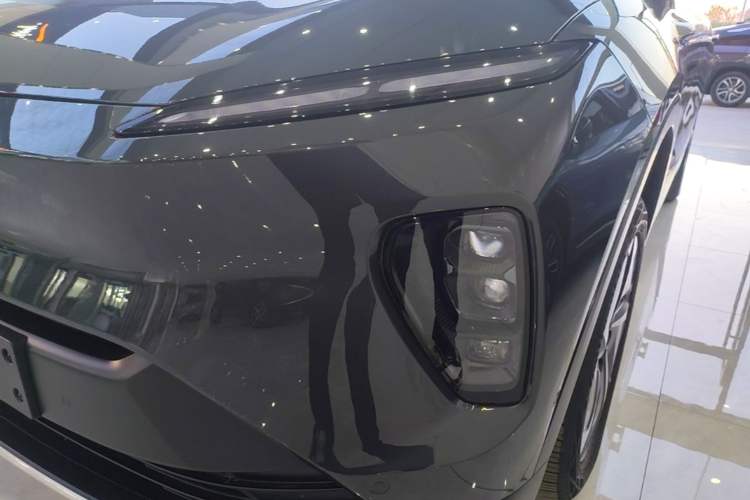 Used Nio ES8 2023 75 kWh Left Front Headlight