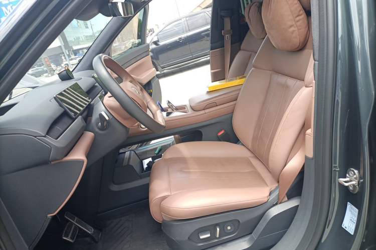 Used Nio ES8 2023 75 kWh Executive Edition Left Front Seat