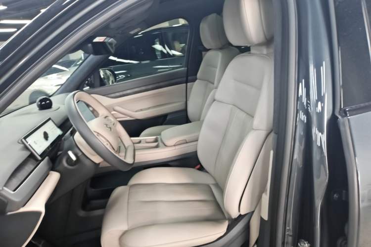 Used Nio ES8 2023 100kWh Signature Edition Left Front Seat