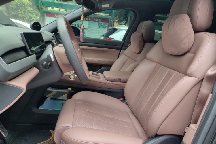 Used Nio ES8 2023 75 kWh Executive Edition Left Front Seat