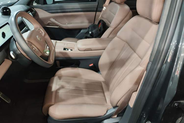 Used Nio ES8 2023 75 kWh Executive Edition Left Front Seat