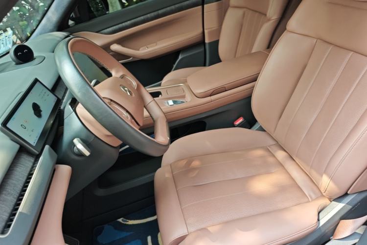 Used Nio ES8 2023 75 kWh Executive Edition Left Front Seat