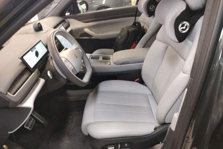 Used Nio ES8 2023 75 kWh Left Front Seat