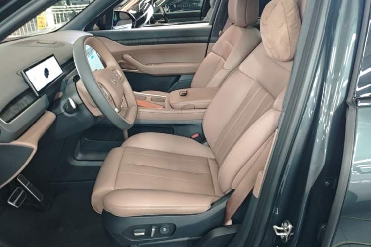 Used Nio ES8 2023 75 kWh Left Front Seat