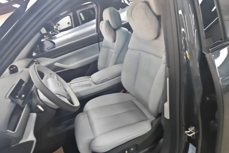 Used Nio ES8 2023 75 kWh Left Front Seat