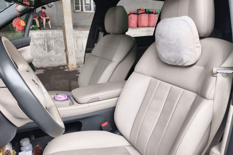 Used Nio ES8 2023 75 kWh Executive Edition Left Front Seat