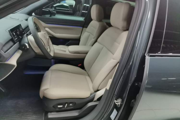 Used Nio ES8 2023 100kWh Executive Edition Left Front Seat