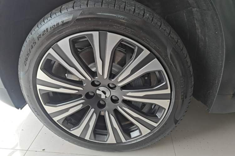 Used Nio ES8 2023 75 kWh Executive Edition Left Front Wheel Hub