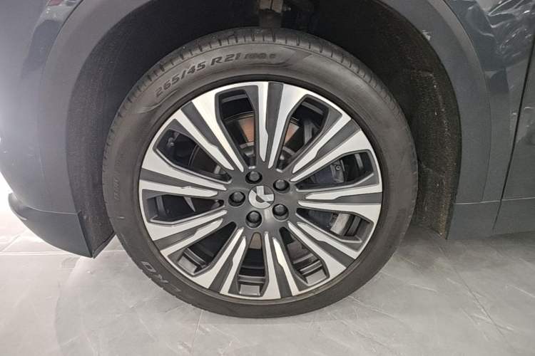 Used Nio ES8 2023 75 kWh Executive Edition Left Front Wheel Hub
