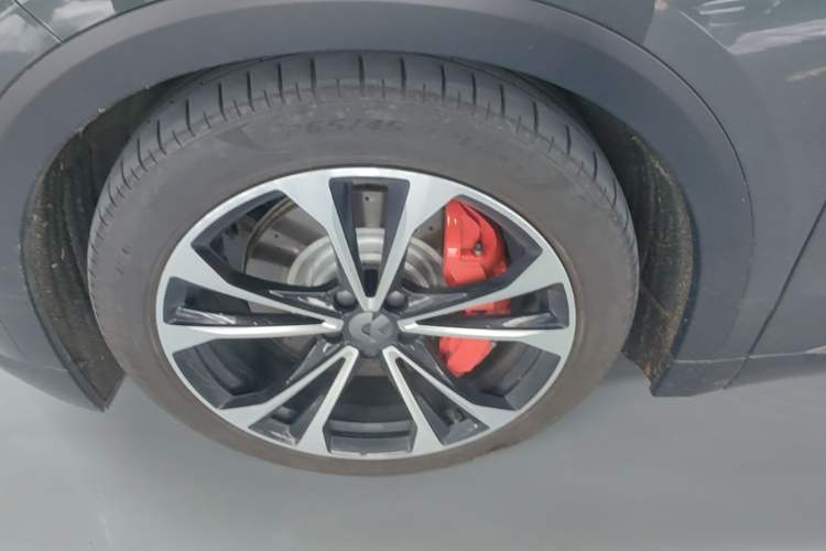 Used Nio ES8 2023 75 kWh Executive Edition Left Front Wheel Hub