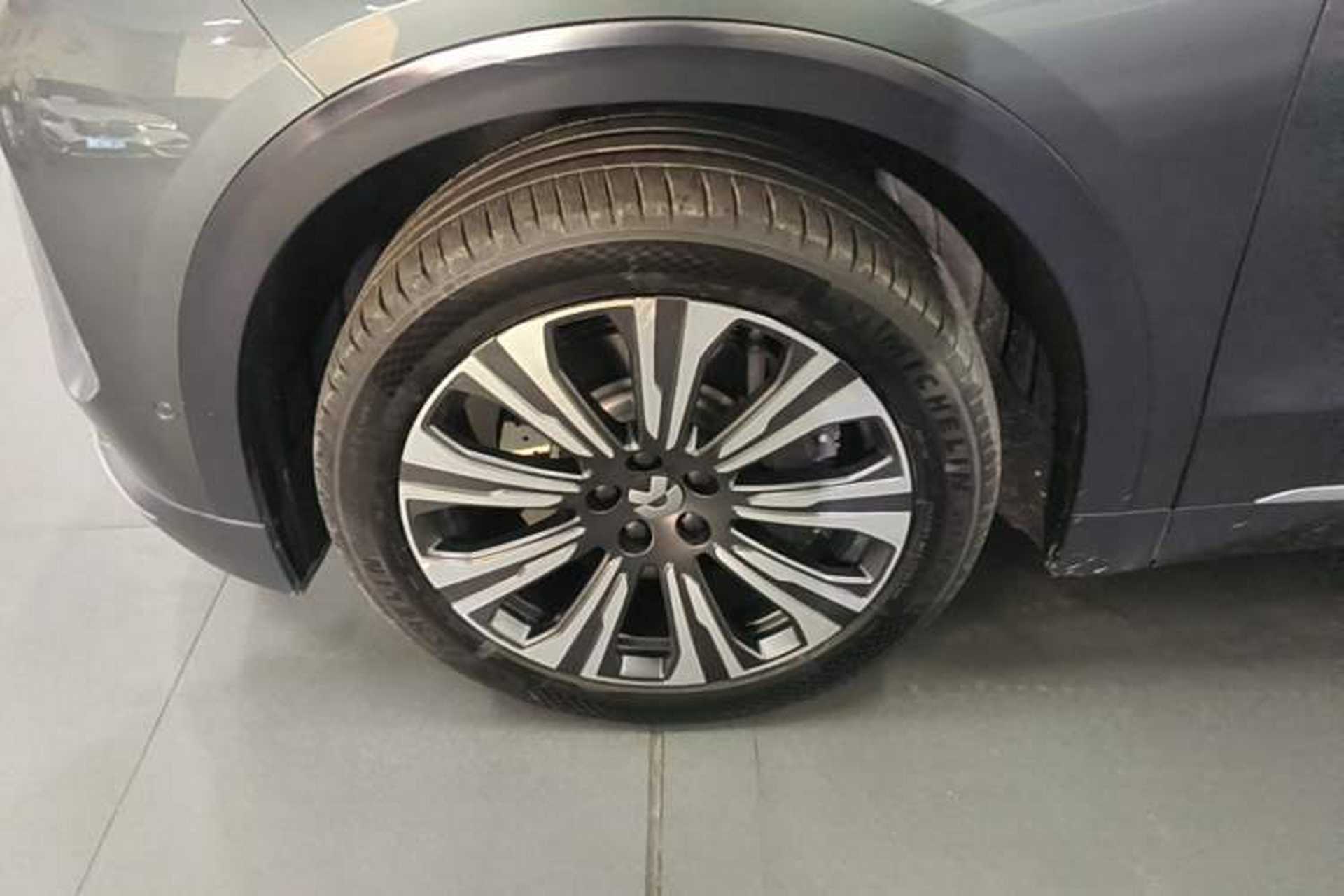 Used Nio ES8 2023 75 kWh Left Front Wheel Hub