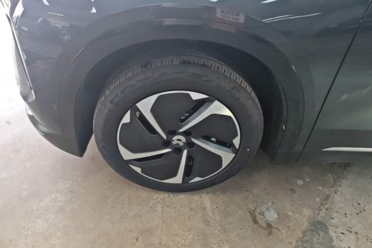 Used Nio ES8 2023 75 kWh Executive Edition Left Front Wheel Hub
