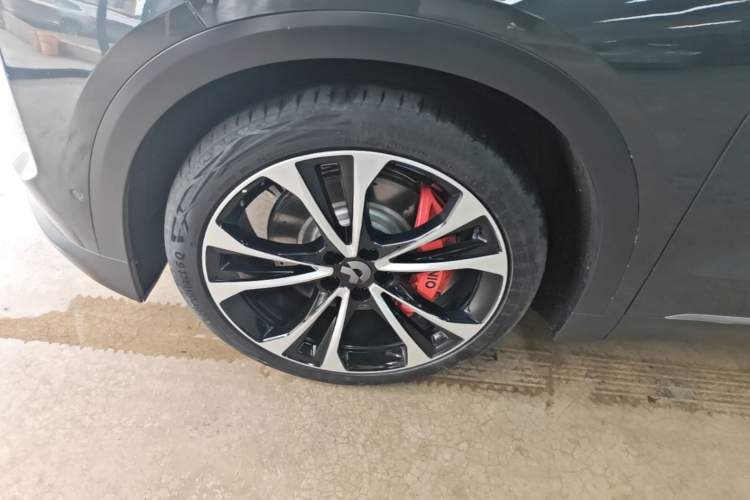 Used Nio ES8 2023 100kWh Signature Edition Left Front Wheel Hub