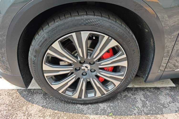 Used Nio ES8 2023 75 kWh Executive Edition Left Front Wheel Hub