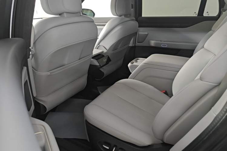 Used Nio ES8 2023 75 kWh Executive Edition Left Rear Seat