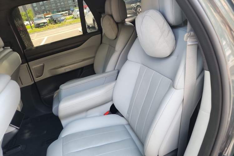 Used Nio ES8 2023 75 kWh Left Rear Seat