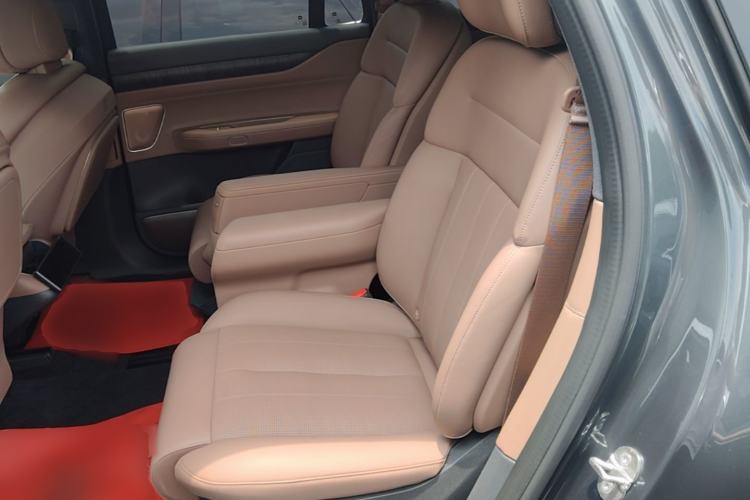 Used Nio ES8 2023 75 kWh Left Rear Seat