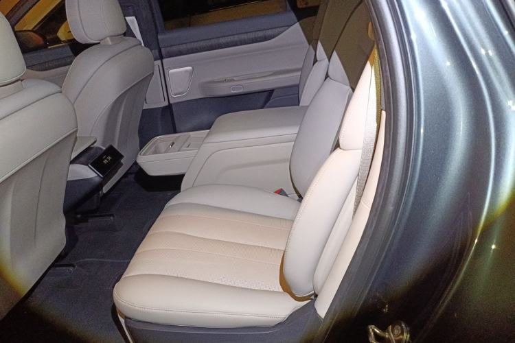 Used Nio ES8 2023 75 kWh Executive Edition Left Rear Seat