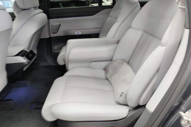 Used Nio ES8 2023 75 kWh Left Rear Seat