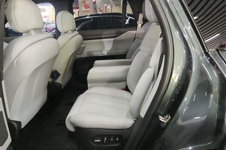 Used Nio ES8 2023 75 kWh Left Rear Seat