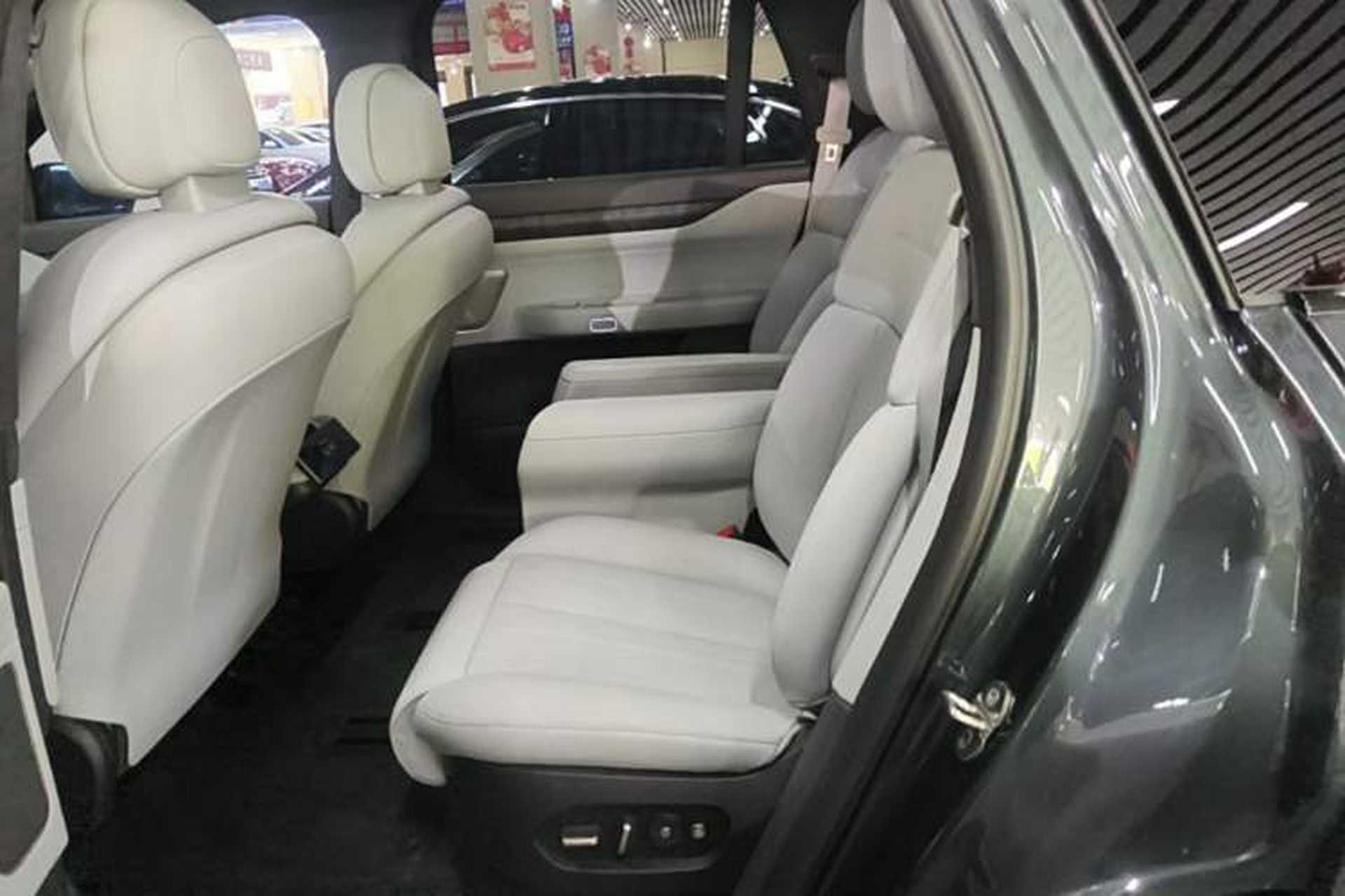 Used Nio ES8 2023 75 kWh Left Rear Seat