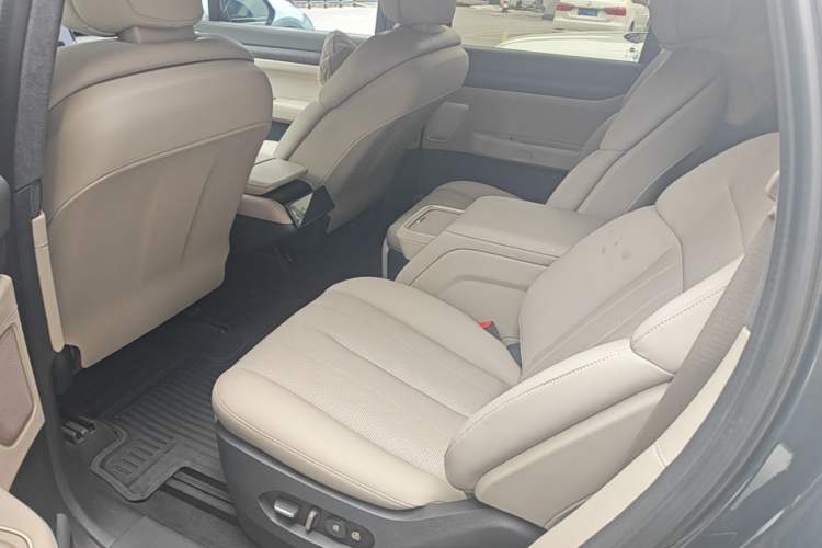 Used Nio ES8 2023 100kWh Executive Edition Left Rear Seat