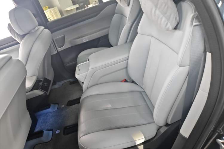 Used Nio ES8 2023 75 kWh Executive Edition Left Rear Seat