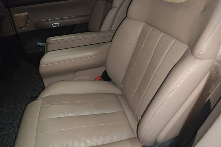 Used Nio ES8 2023 75 kWh Left Rear Seat