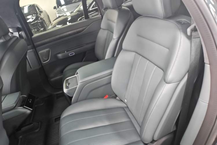 Used Nio ES8 2023 100kWh Signature Edition Left Rear Seat