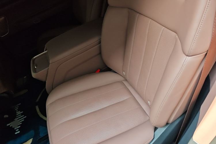 Used Nio ES8 2023 75 kWh Executive Edition Left Rear Seat