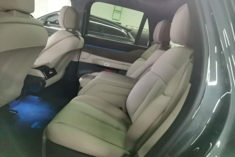Used Nio ES8 2023 75 kWh Executive Edition Left Rear Seat