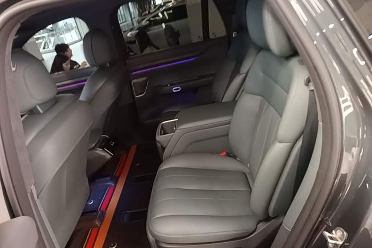 Used Nio ES8 2023 100kWh Signature Edition Left Rear Seat