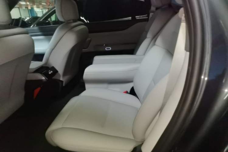 Used Nio ES8 2023 75 kWh Left Rear Seat