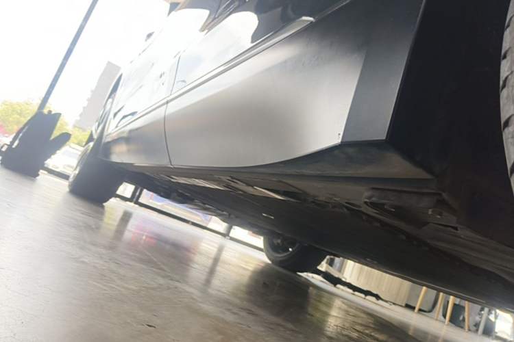 Used Nio ES8 2023 100kWh Signature Edition Left Side Sill
