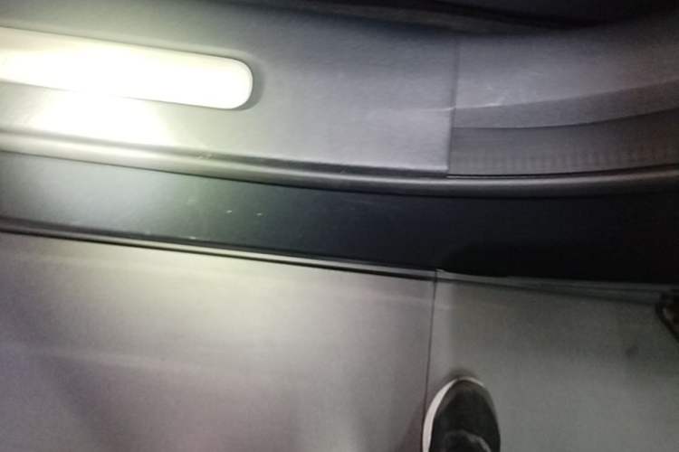 Used Nio ES8 2023 100kWh Signature Edition Left Side Sill