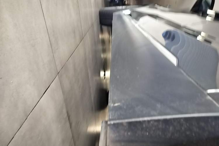 Used Nio ES8 2023 75 kWh Left Side Sill
